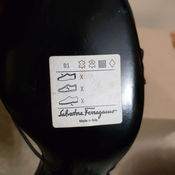 NEW Salvatore Ferragamo Strappy Heels Sandals 9B - Picture 2 of 7